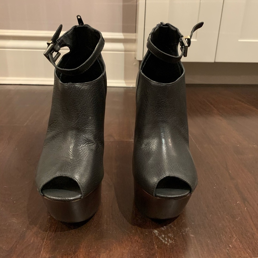 Messeca New York Ankle Booties